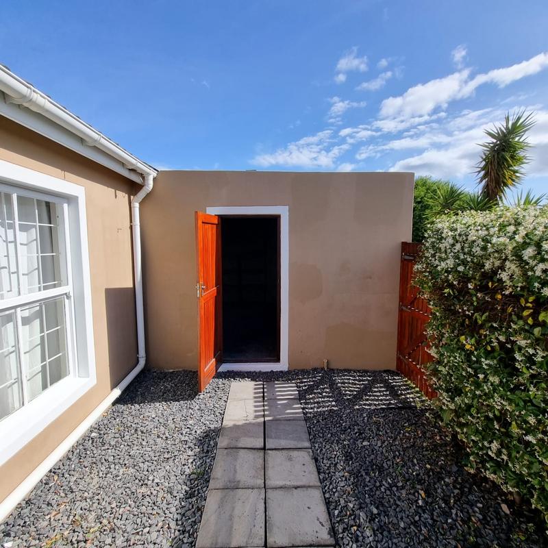 2 Bedroom Property for Sale in Guldenland Western Cape